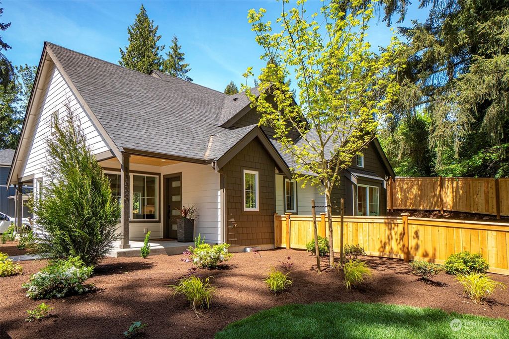 Photo of 11520 NE 53rd Street, Kirkland, WA 98033 (MLS # 2286288)