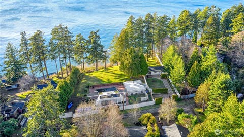 Photo of 345 Gulf View Crescent CRES, Point Roberts, WA 98281 (MLS # 2535750)