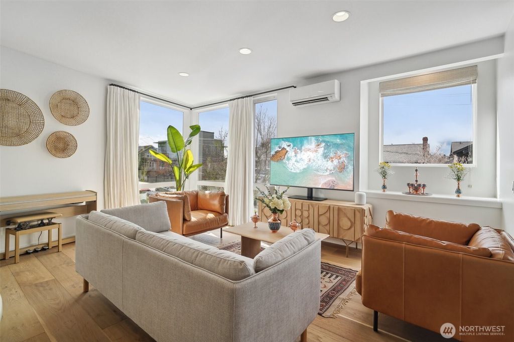 Photo of 2514 Yale Avenue E #B, Seattle, WA 98102 (MLS # 2346066)