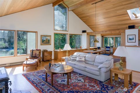 A home in Lopez Island