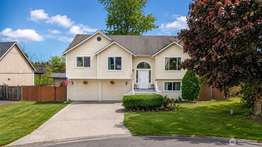 Photo of 13807 69th Court E, Puyallup, WA 98373 (MLS # 2519854)