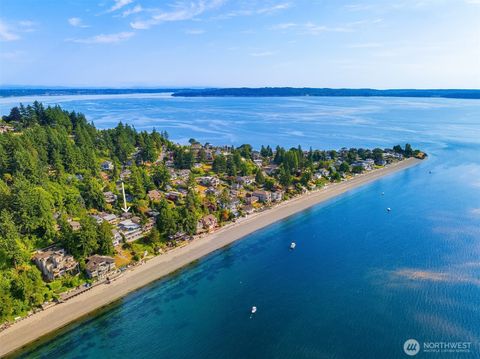 Photo of 16733 Maplewild Avenue SW, Burien, WA 98166 (MLS # 2427642)