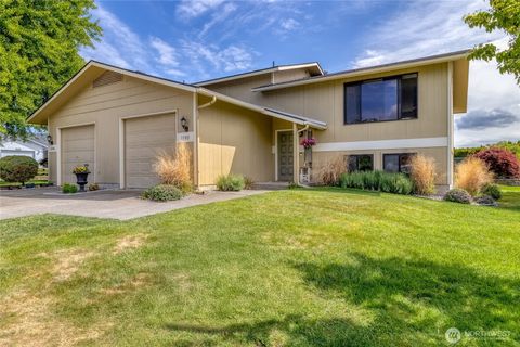 Photo of 1192 Lancer Drive Drive, Walla Walla, WA 99362 (MLS # 2493974)