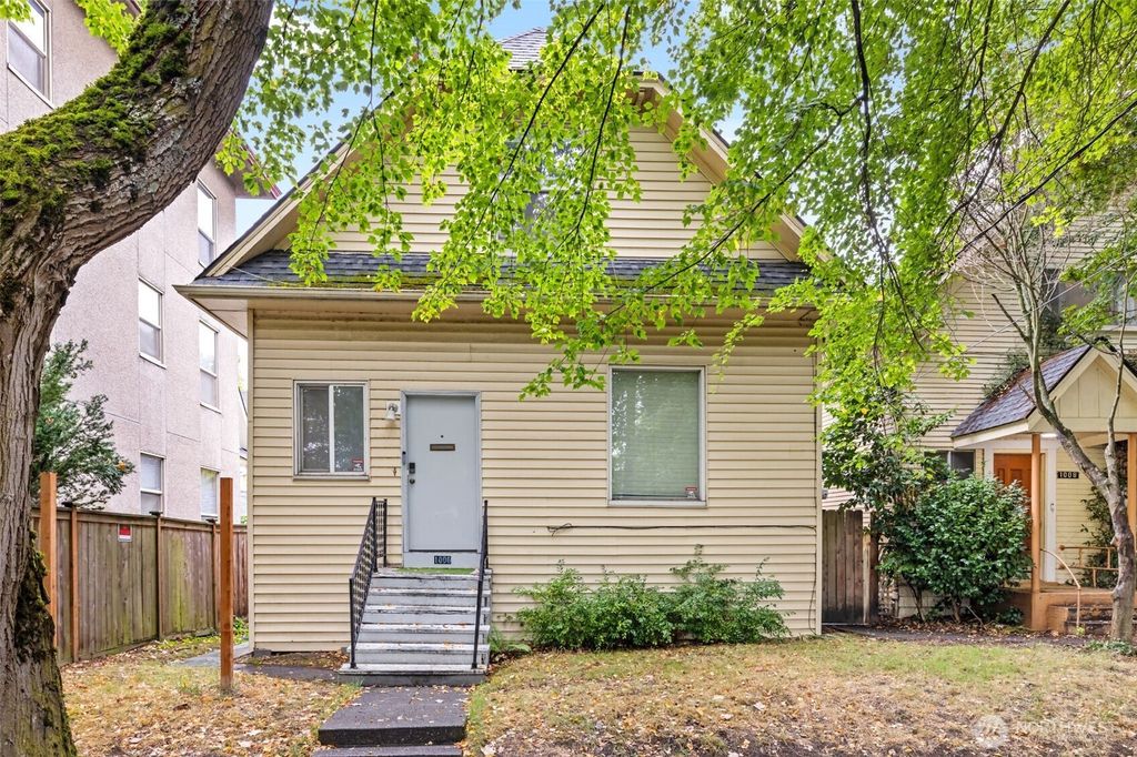 Photo of 1006 E Denny Way Way, Seattle, WA 98122 (MLS # 2443328)