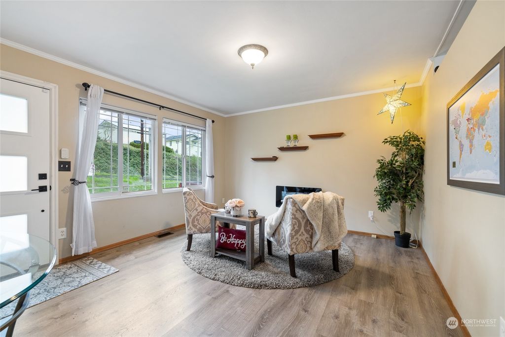 Photo of 4050 21st Avenue SW, Seattle, WA 98106 (MLS # 2204692)