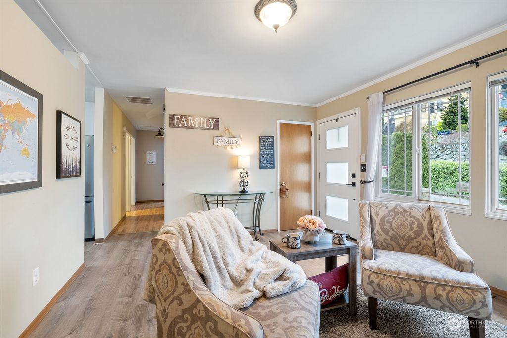 Photo of 4050 21st Avenue SW, Seattle, WA 98106 (MLS # 2204692)