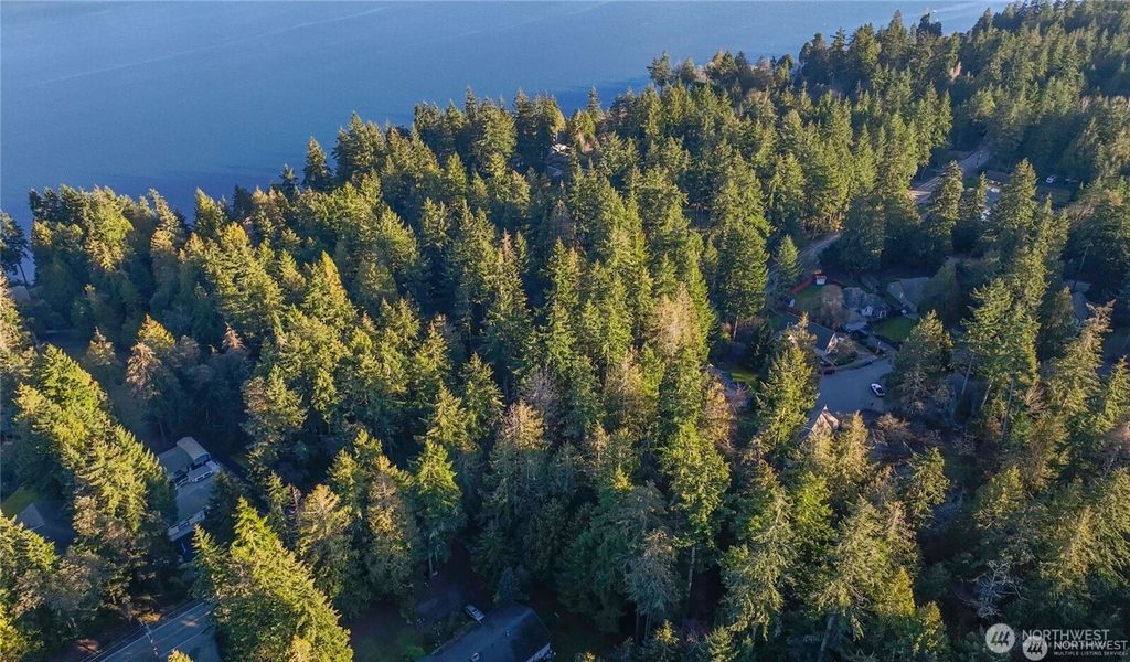 Photo of 3 Illahee Road NE, Bremerton, WA 98311 (MLS # 2481824)