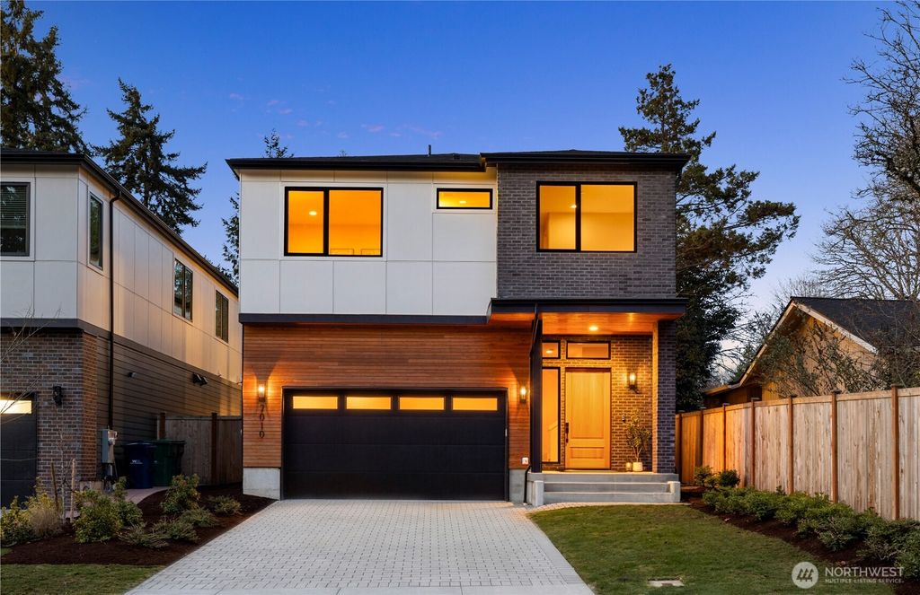 Photo of 7010 NE 134th Street, Kirkland, WA 98034 (MLS # 2514514)