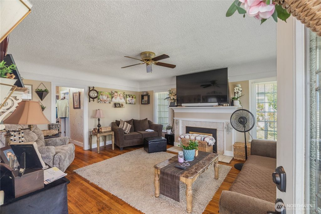 Photo of 110 Ontario Street, Hoquiam, WA 98550 (MLS # 2519727)