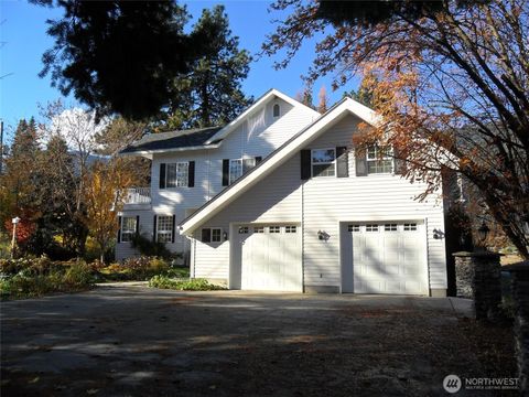 Photo of 522 Summit Avenue, Leavenworth, WA 98826 (MLS # 2491272)