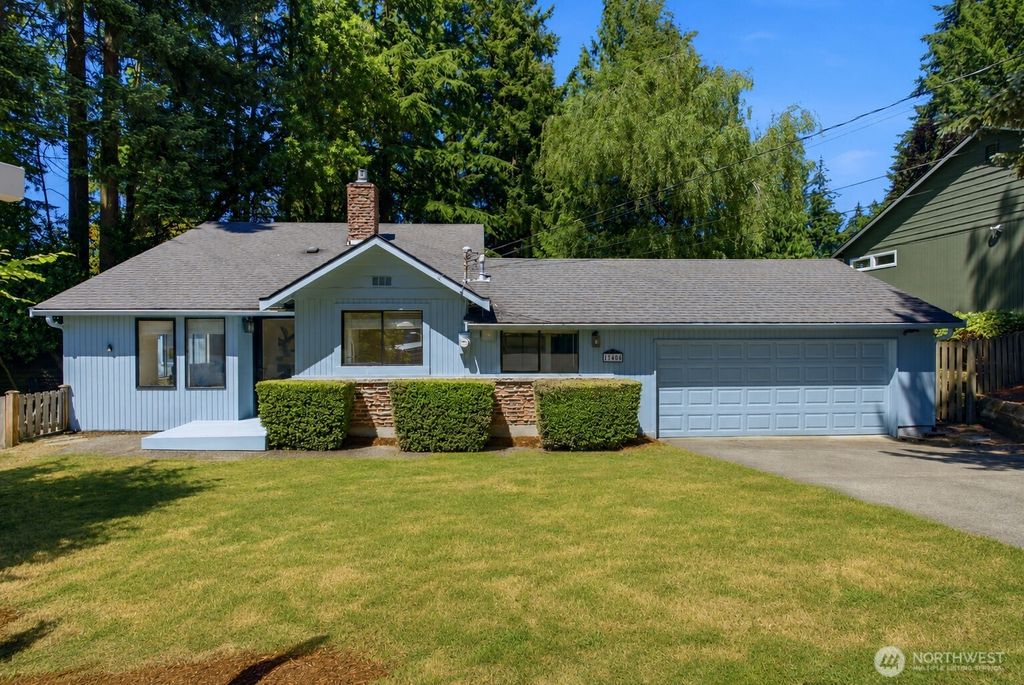 Photo of 11406 NE 103rd Place, Kirkland, WA 98033 (MLS # 2554809)