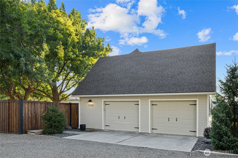 1022 E Capitol Avenue
