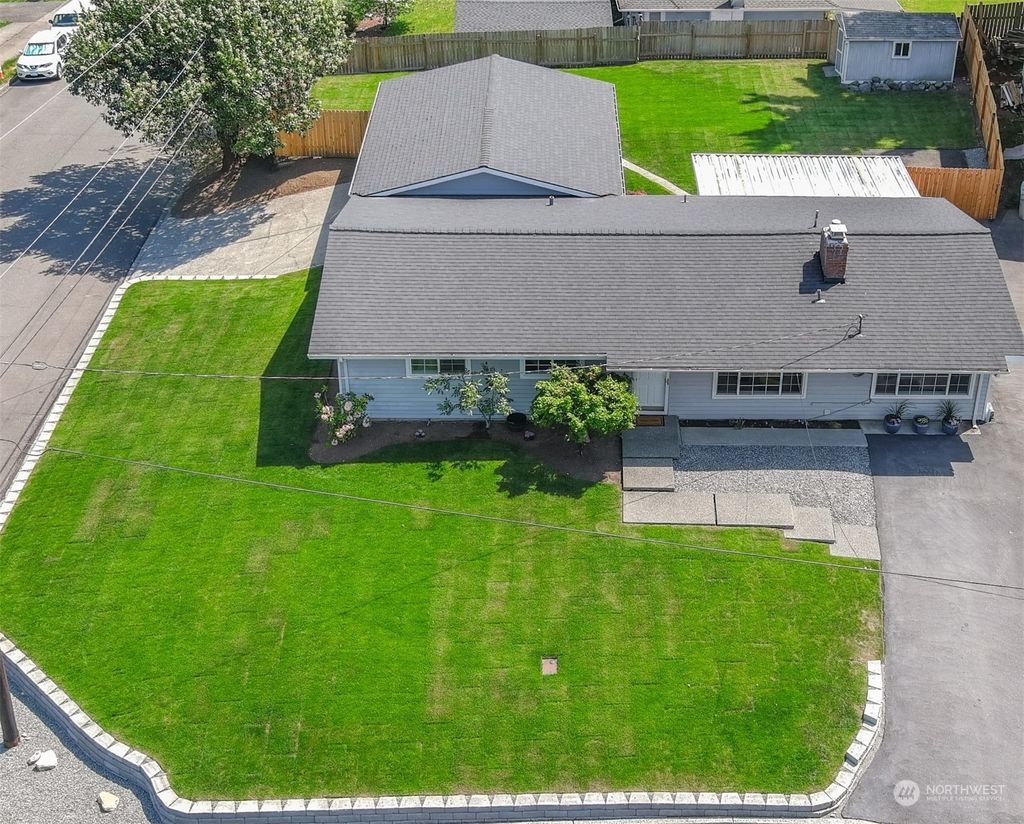 Photo of 4333 SE 3rd Street, Renton, WA 98059 (MLS # 2070297)