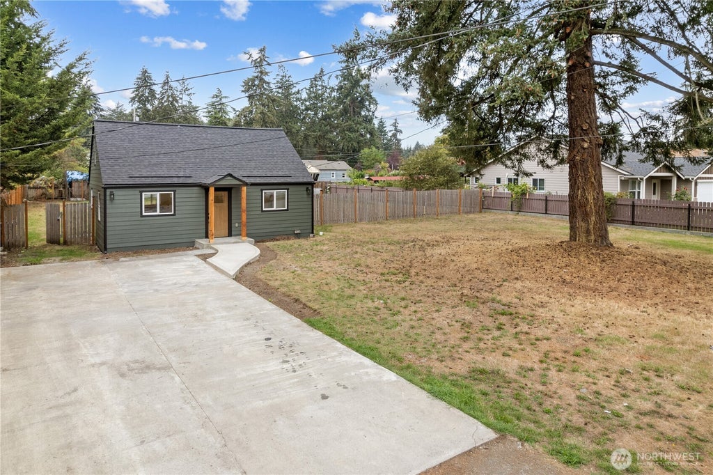 Photo of 10228 Alaska Street S, Tacoma, WA 98444 (MLS # 2587493)