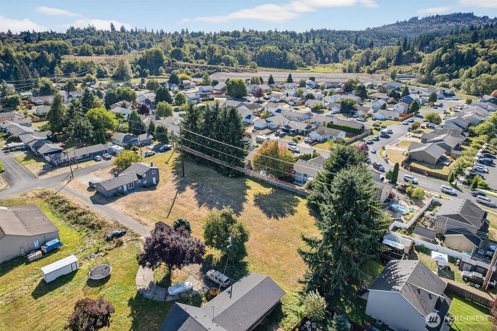 Photo of 310 Lexington Ave Ave, Kelso, WA 98626 (MLS # 2507635)