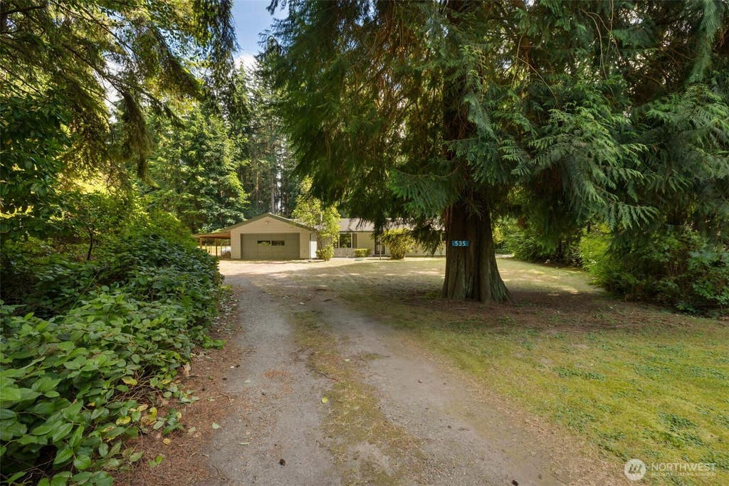 Photo of 535 Surfcrest Place NE, Poulsbo, WA 98370 (MLS # 2552146)