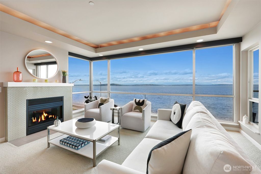 Photo of 1388 Alki Avenue SW #402, Seattle, WA 98116 (MLS # 2508208)