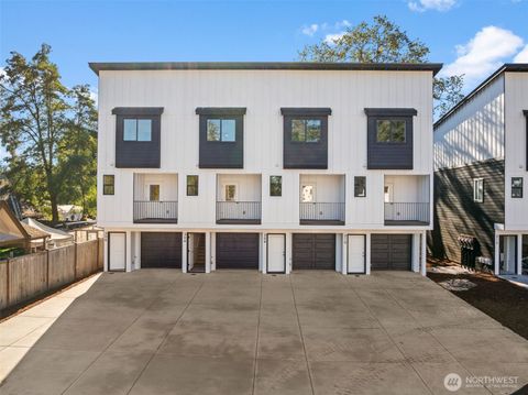 Photo of 304 118th Street S #4, Tacoma, WA 98444 (MLS # 2445343)