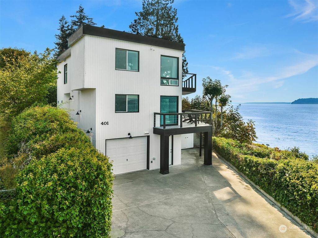 Photo of 401 4th Street, Mukilteo, WA 98275 (MLS # 2007538)