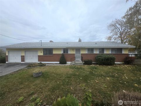 Photo of 800 N Kentucky Avenue, East Wenatchee, WA 98802 (MLS # 2452427)