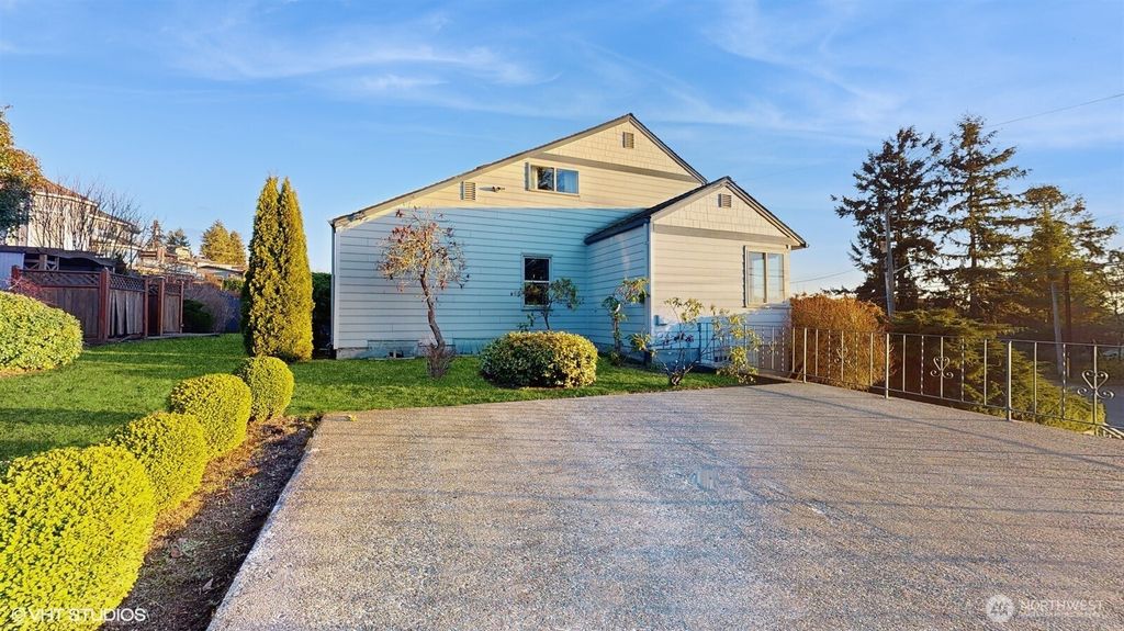 Photo of 12100 Shorewood Avenue SW, Burien, WA 98146 (MLS # 2343791)