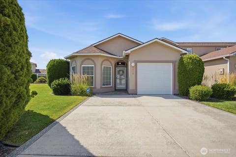 Photo of 9810 Mia Lane Ln, Pasco, WA 99301 (MLS # 2556986)