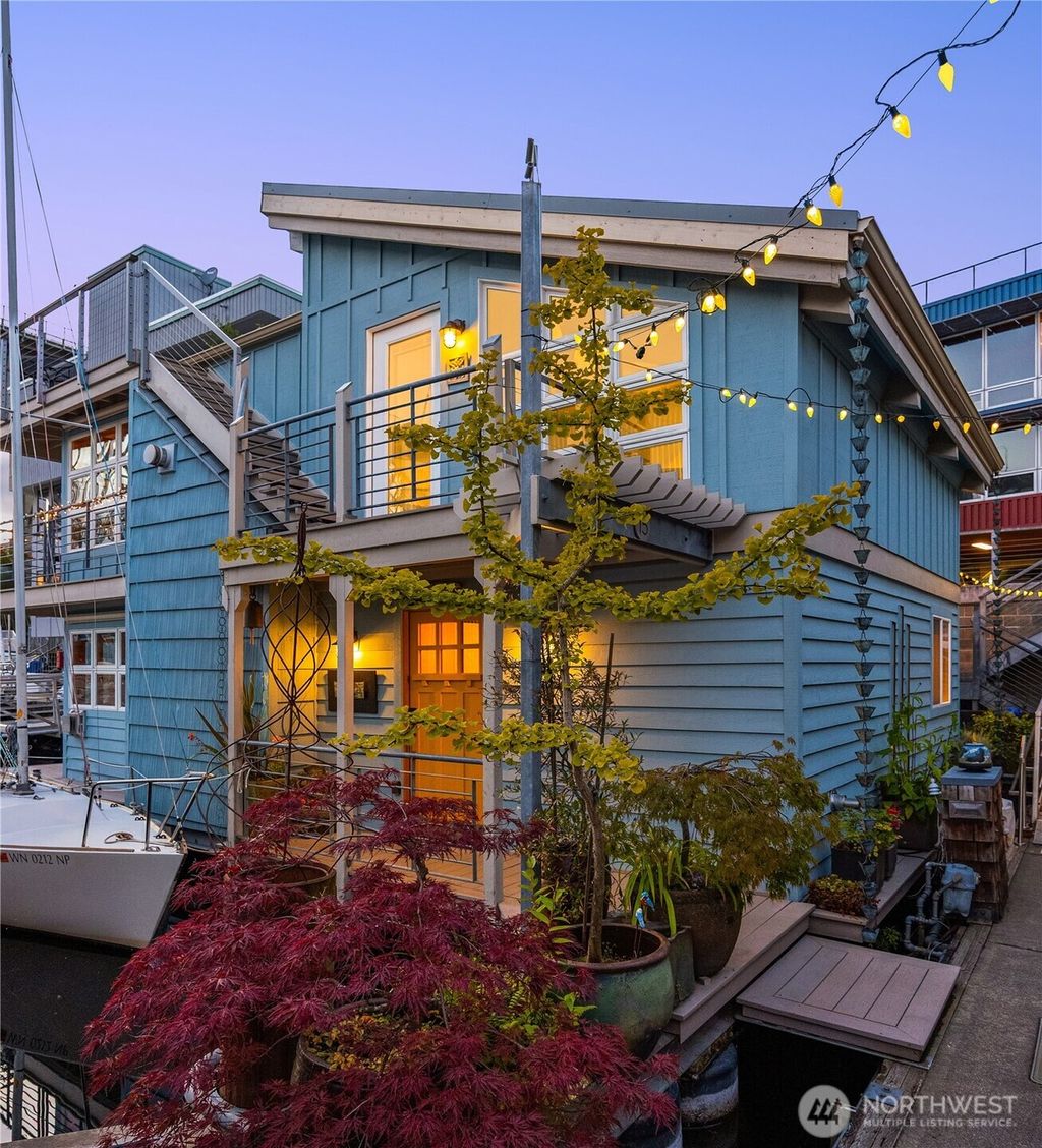 Photo of 933 N Northlake Way #15, Seattle, WA 98103 (MLS # 2419216)