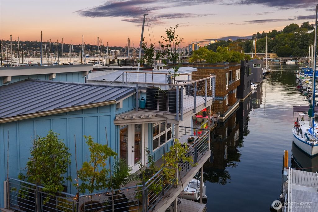 Photo of 933 N Northlake Way #15, Seattle, WA 98103 (MLS # 2419216)