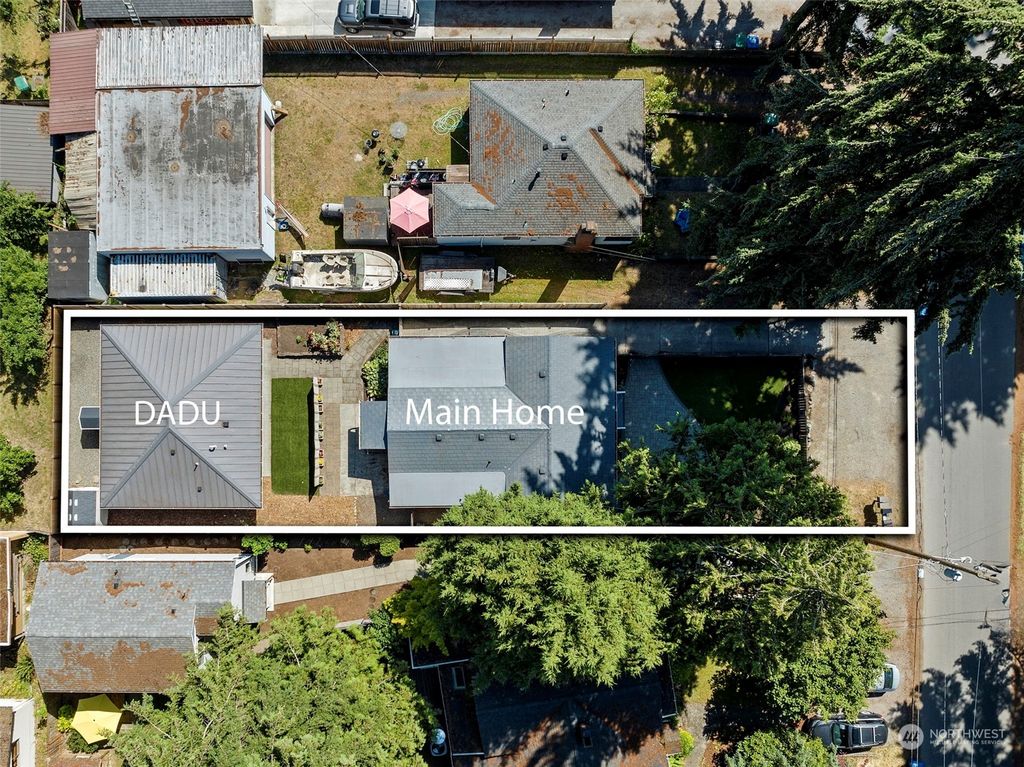 Photo of 520 N 138th Street, Seattle, WA 98133 (MLS # 2284940)