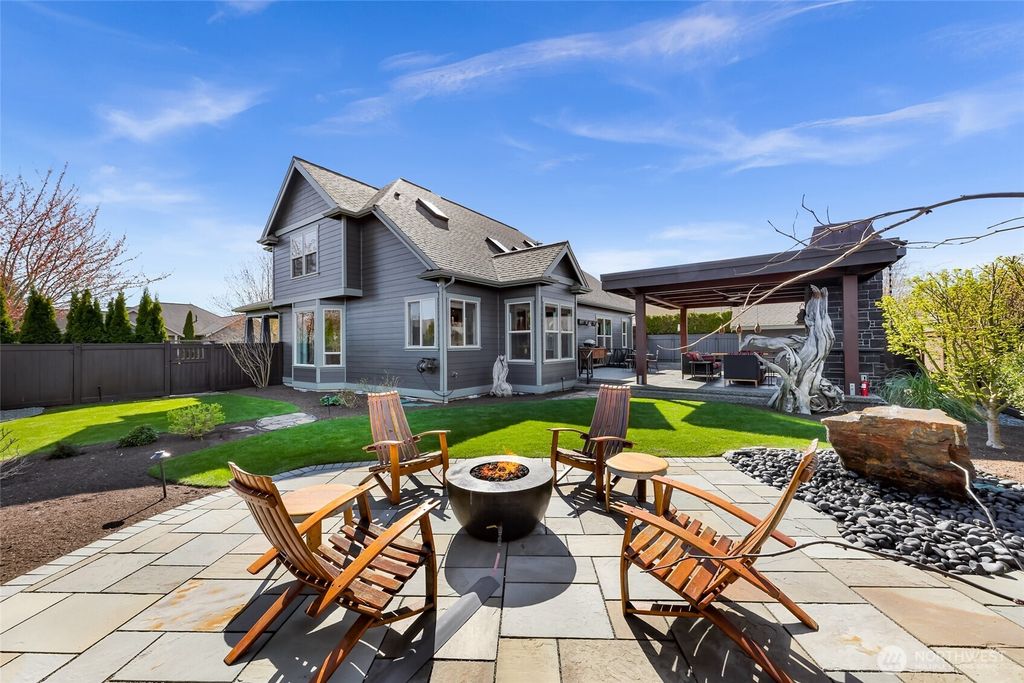 Photo of 800 S Park Street, Lynden, WA 98264 (MLS # 2504619)