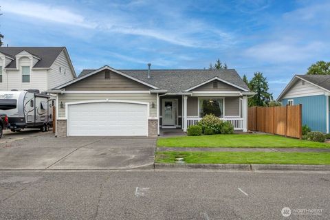 Photo of 1201 9th Avenue SW, Puyallup, WA 98371 (MLS # 2422185)