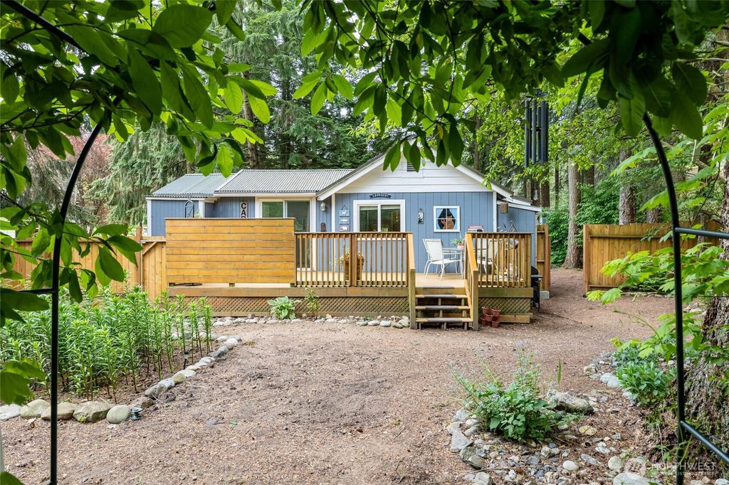 Photo of 6124 Willow Pl PL, Maple Falls, WA 98266 (MLS # 2524684)