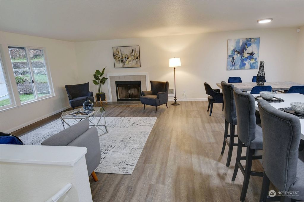 Photo of 20406 37th Avenue NE, Lake Forest Park, WA 98155 (MLS # 2185608)