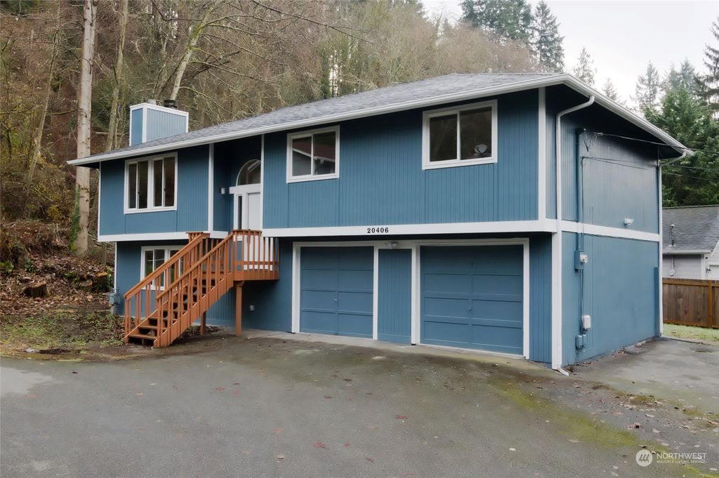 Photo of 20406 37th Avenue NE, Lake Forest Park, WA 98155 (MLS # 2185608)