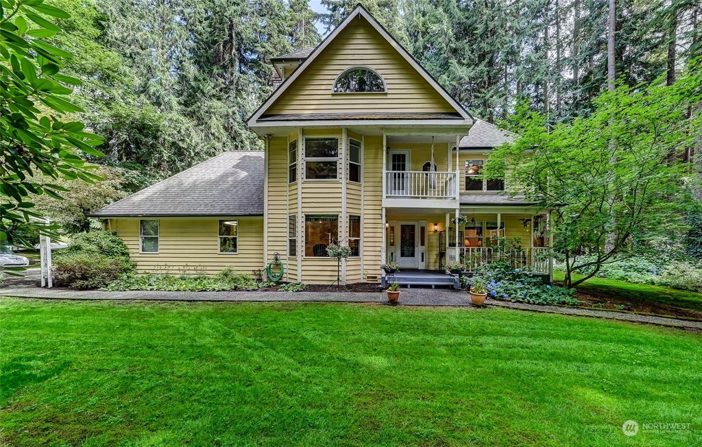Photo of 22805 NE 47th Street, Redmond, WA 98053 (MLS # 2149401)