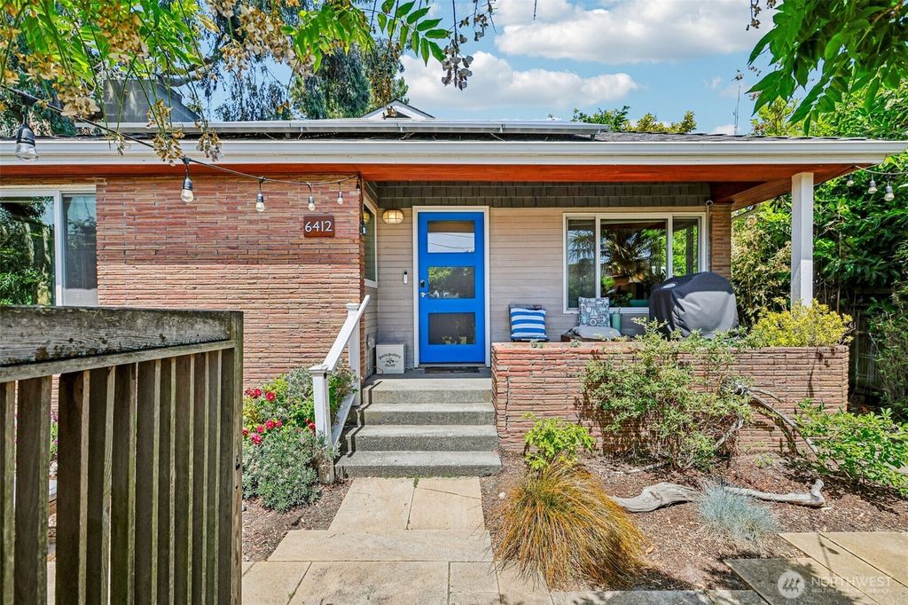 Photo of 6412 SW Hinds Street, Seattle, WA 98116 (MLS # 2392209)