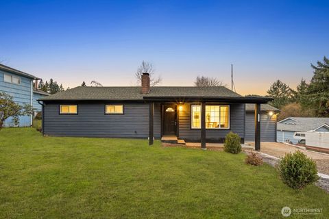 Photo of 2513 Sunrise Street, Kelso, WA 98626 (MLS # 2472285)