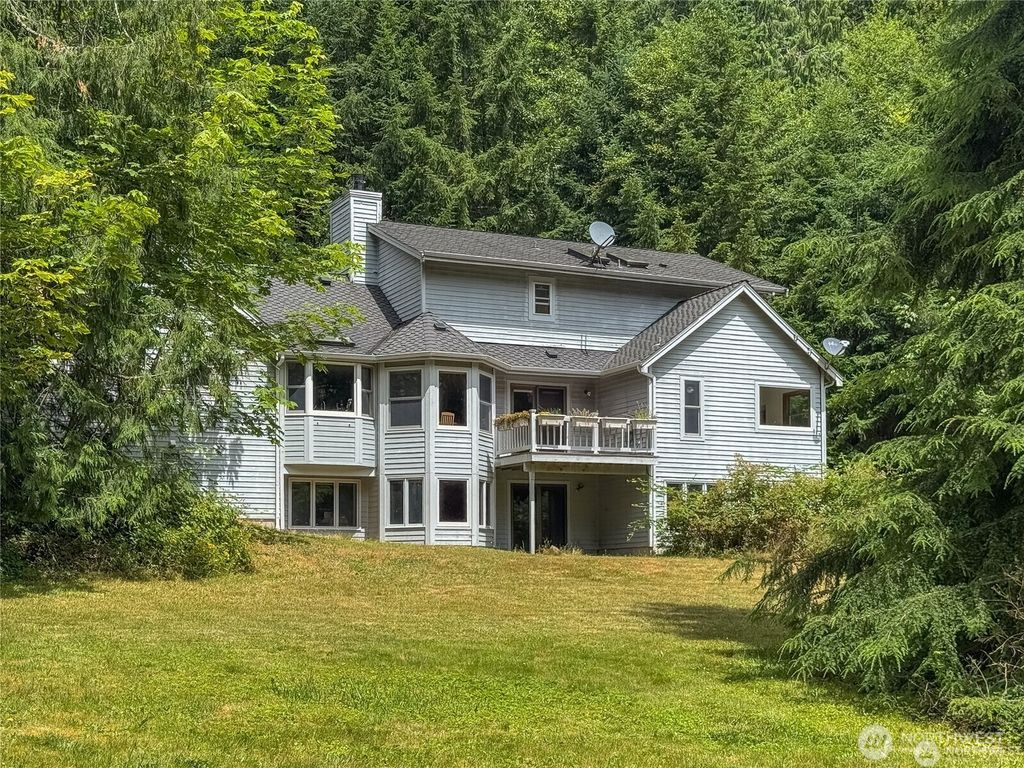 Photo of 6604 282nd Avenue SE, Issaquah, WA 98027 (MLS # 2427916)