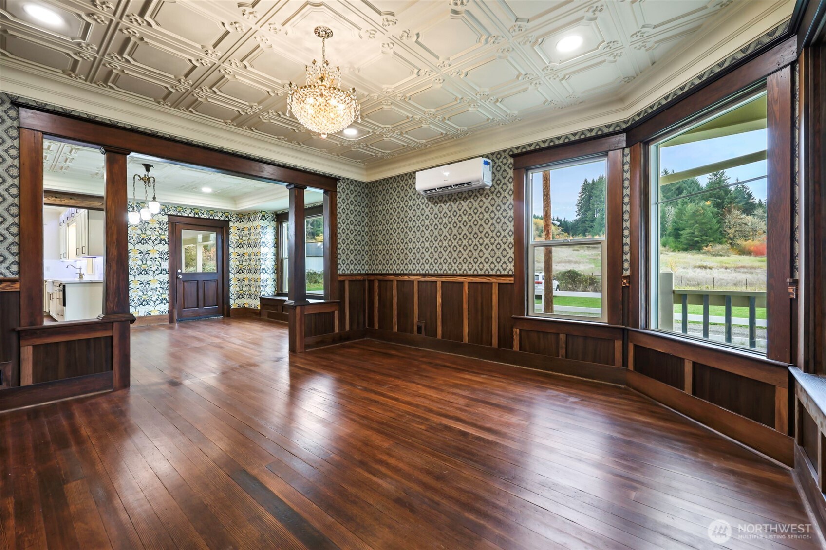 1604 Lincoln Creek Road