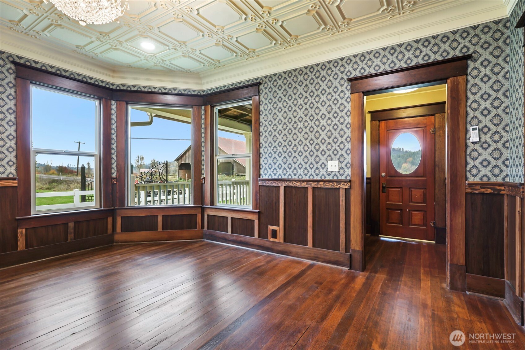 1604 Lincoln Creek Road