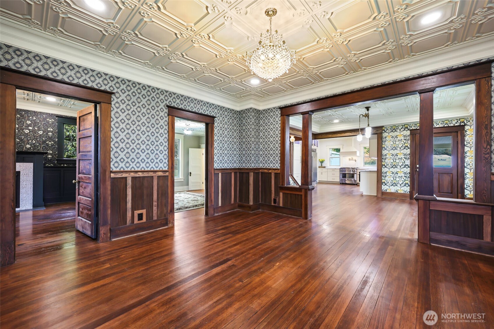 1604 Lincoln Creek Road