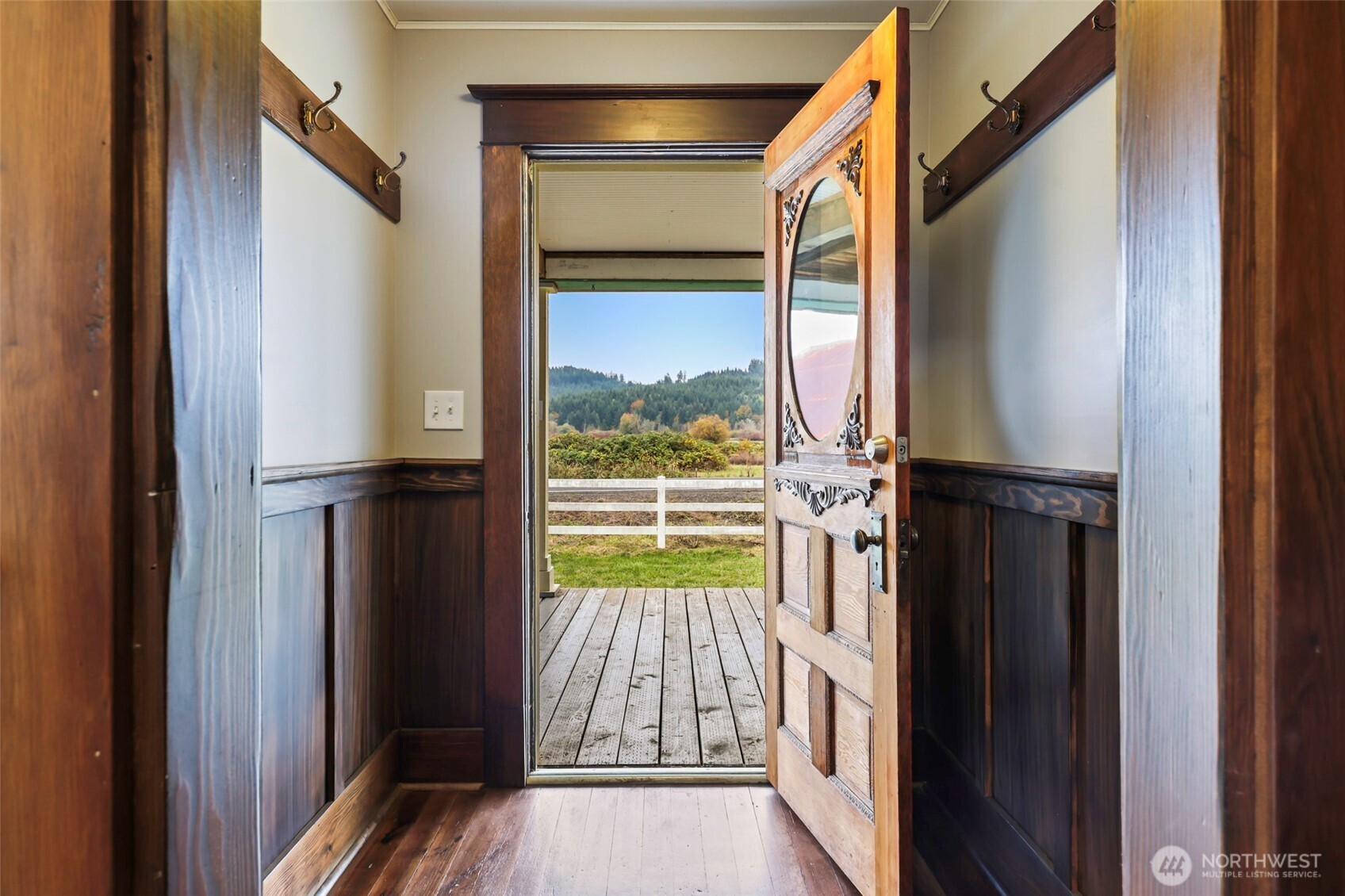 1604 Lincoln Creek Road