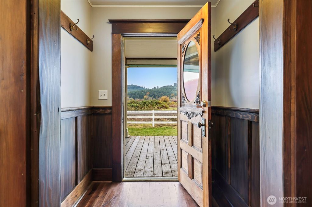 Photo of 1604 Lincoln Creek Road, Rochester, WA 98579 (MLS # 2451499)