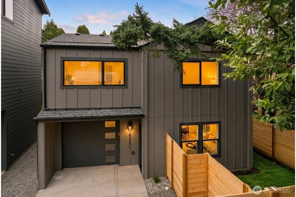 Photo of 14321 C Interlake Avenue N, Seattle, WA 98133 (MLS # 2486723)