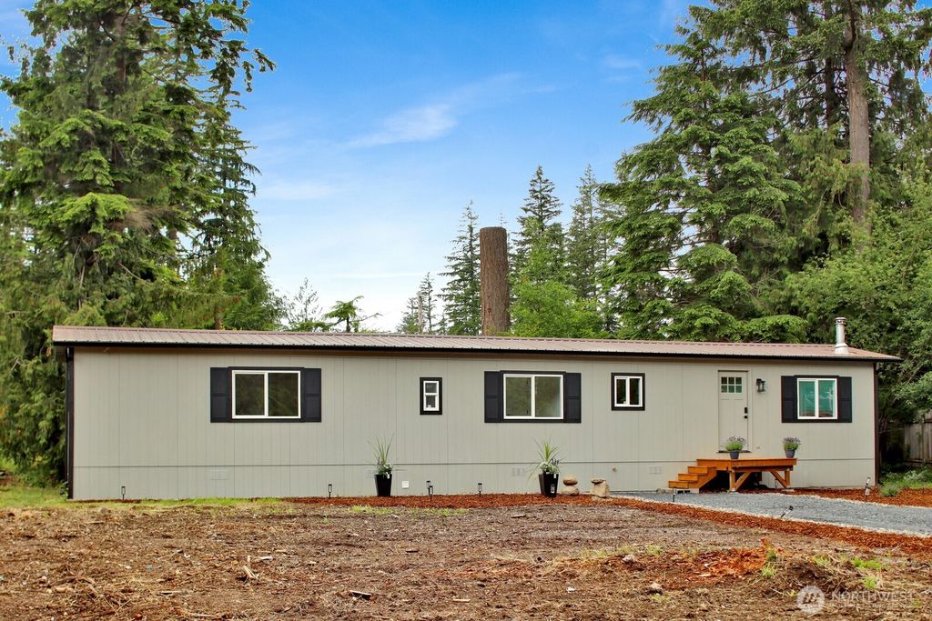Photo of 8433 Golden Valley Drive Dr, Maple Falls, WA 98266 (MLS # 2514582)