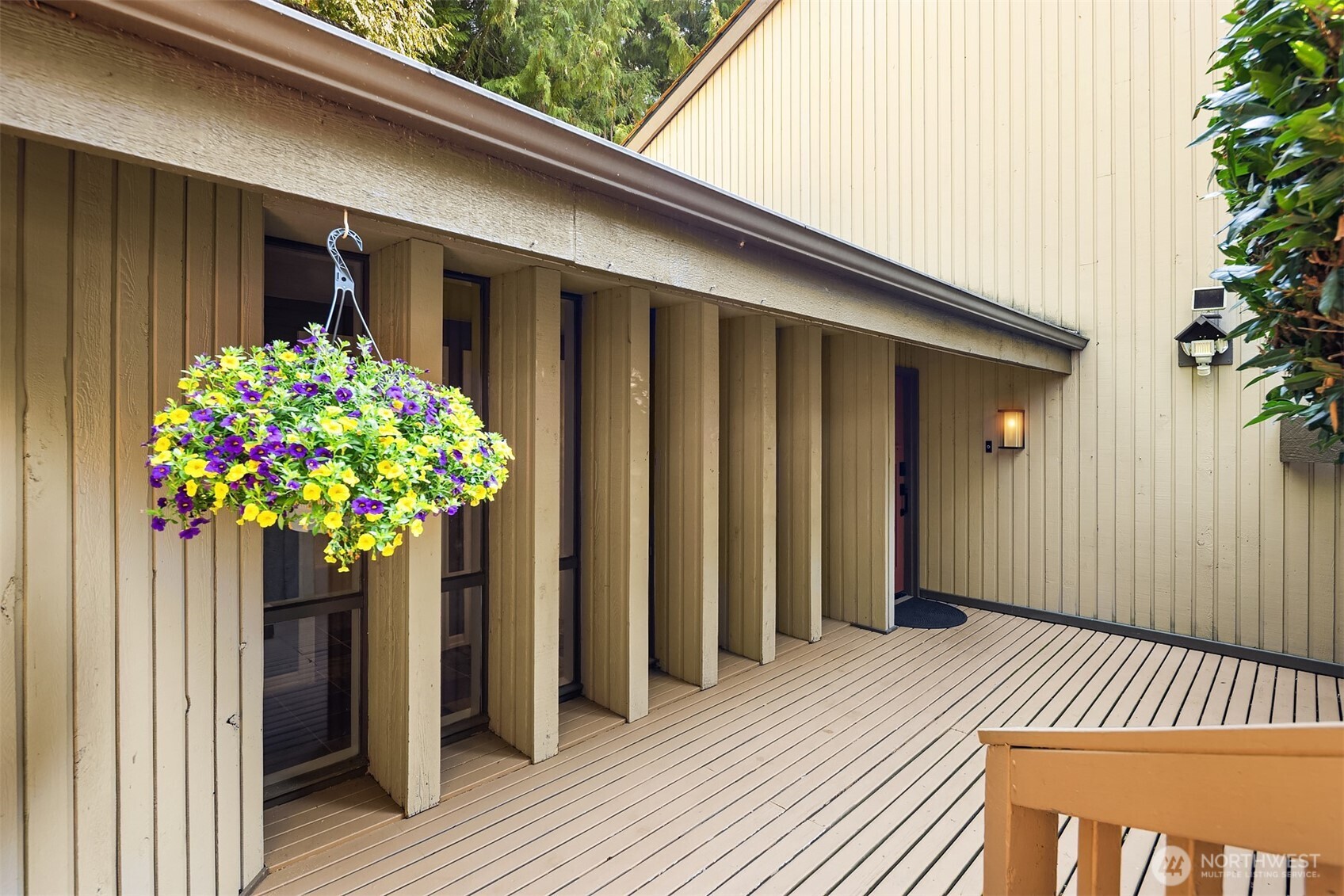 2410 Sahalee Drive W