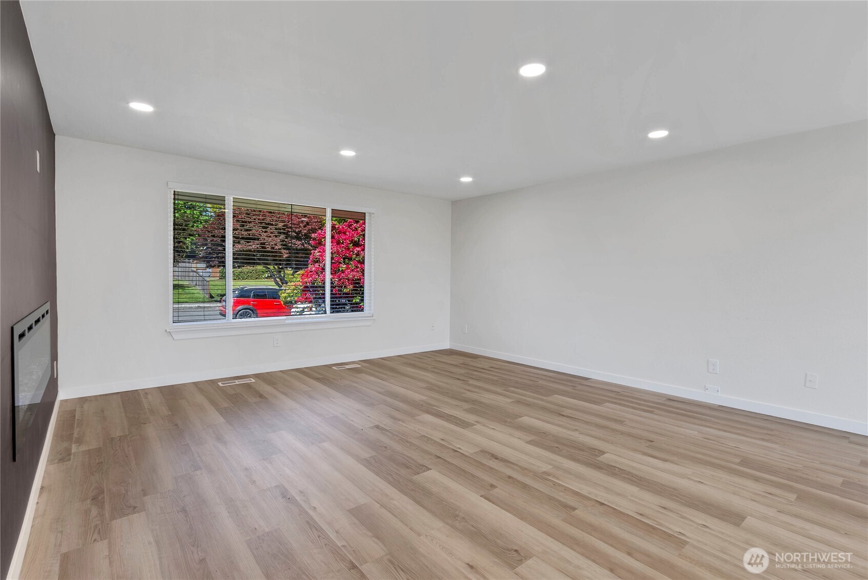 1425 N Woodlawn