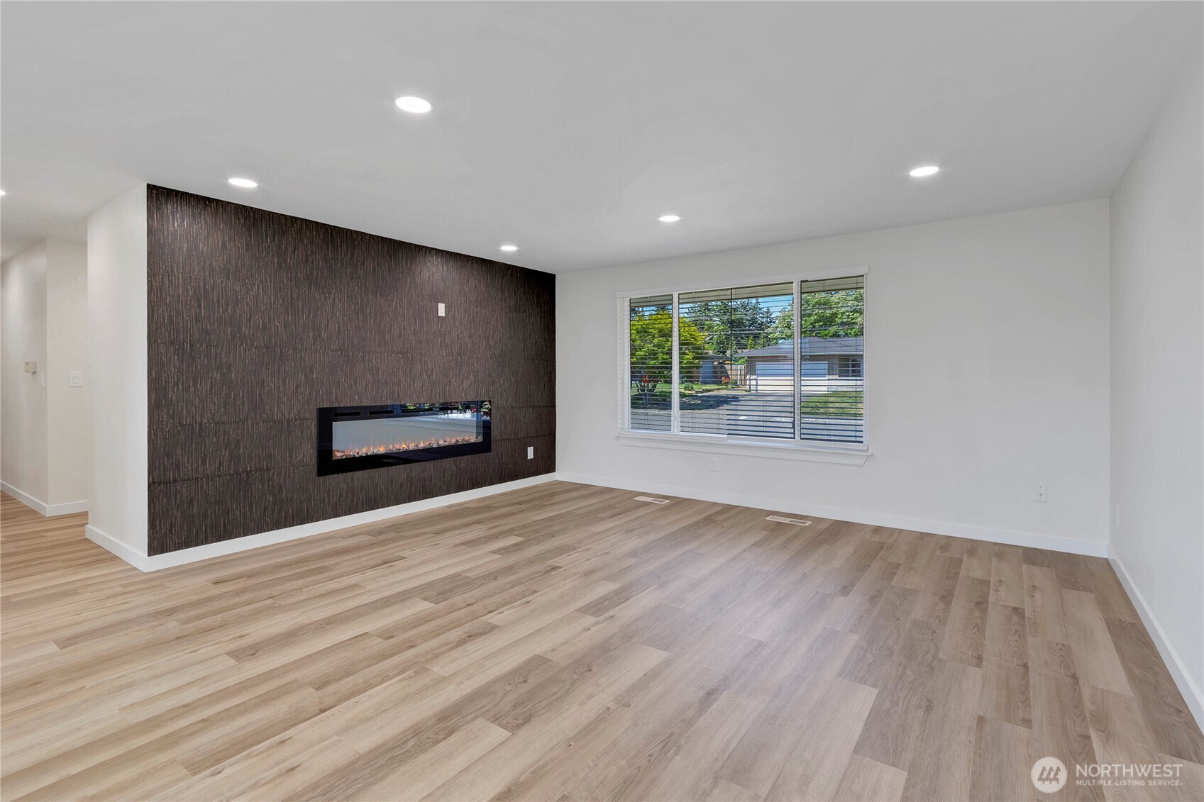 1425 N Woodlawn