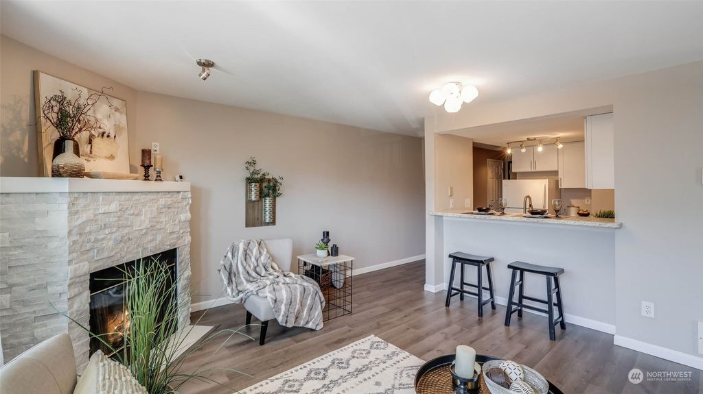 Photo of 420 Valley Street #404, Seattle, WA 98109 (MLS # 2141180)