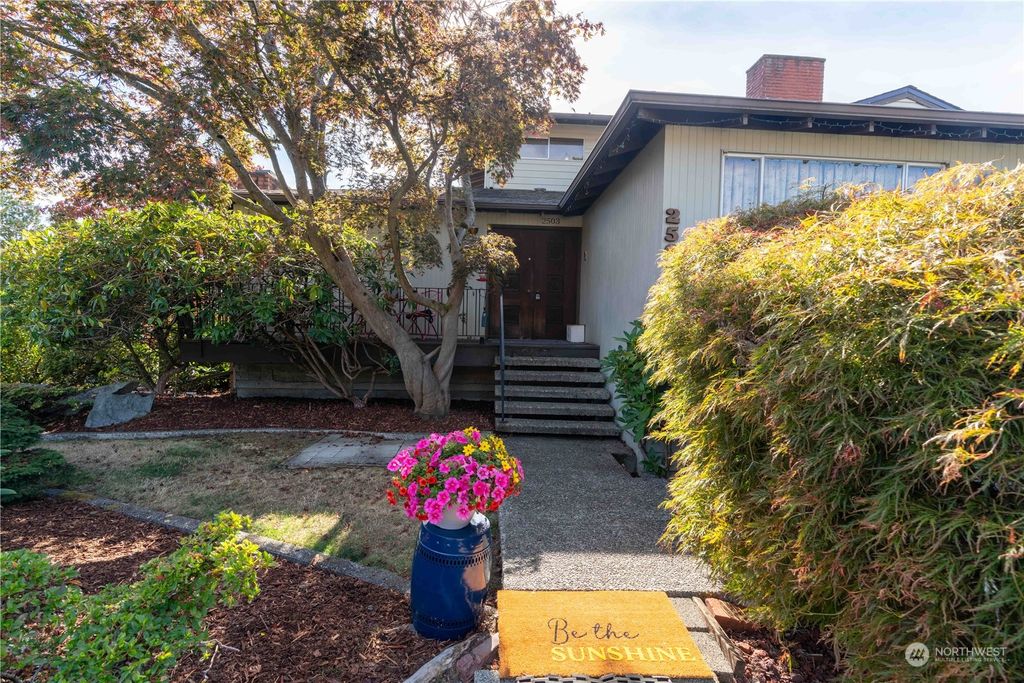 Photo of 2503 NW 195th Place, Shoreline, WA 98177 (MLS # 2162279)
